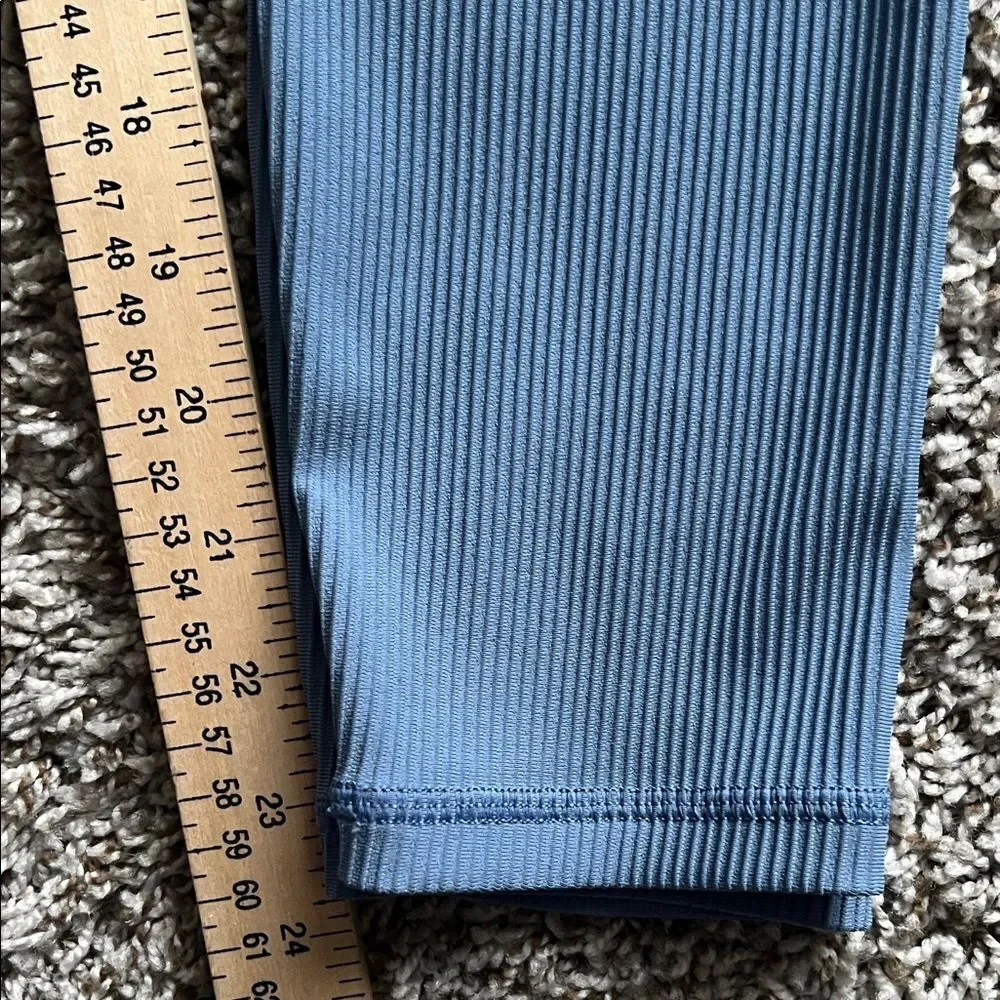 Like New! Athleta Elation Rib Tight Blue Leggings in Size M
